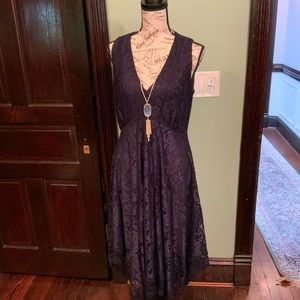 🌸 Taylor 🌸 handkerchief hem lace navy dress